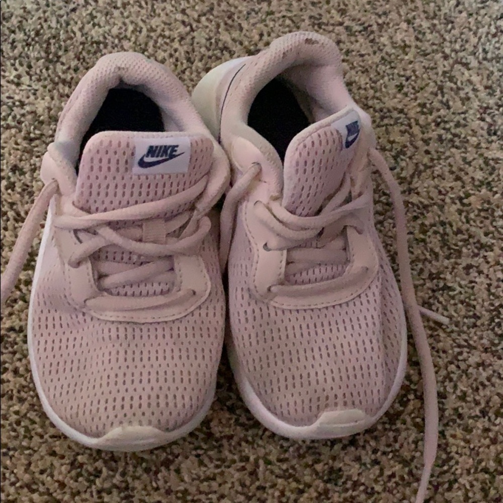Girls pink Nike